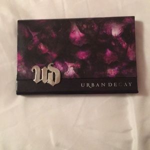 UD Beauty w/ An Edge Eyeshadow Palette